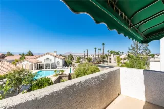 Photo #4: 2440550 Listing 