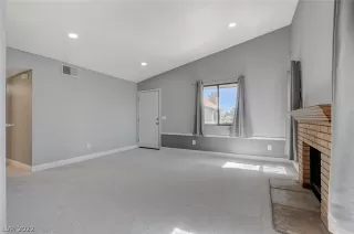 Photo #6: 2440610 Listing 