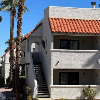 Photo #1: 2440616 Listing 