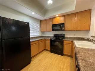 Photo #3: 2440618 Listing 