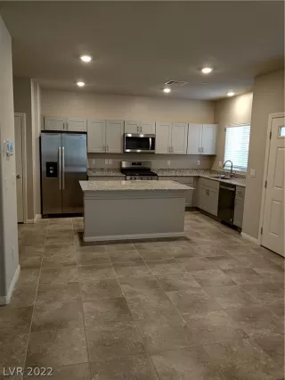 Photo #2: 2440662 Listing 