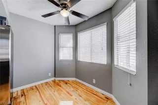 Photo #4: 2440744 Listing