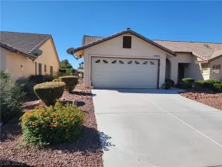 Photo #1: 2440749 Listing 