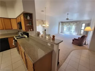 Photo #6: 2440749 Listing 