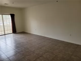 Photo #5: 2440779 Listing 