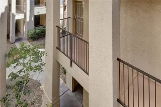 Photo #3: 2440792 Listing