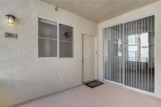 Photo #6: 2440792 Listing