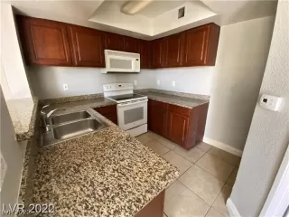 Photo #4: 2440794 Listing 