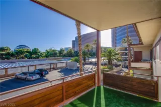 Photo #4: 2440812 Listing