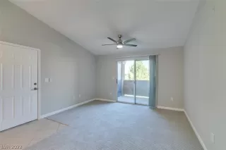 Photo #6: 2440847 Listing