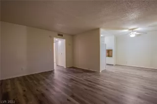 Photo #5: 2440857 Listing