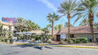 Photo #4: 2440902 Listing 