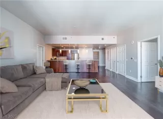 Photo #4: 2440904 Listing 