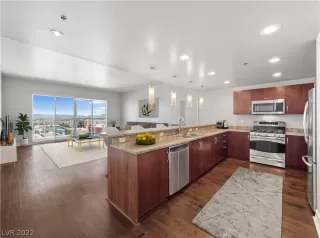 Photo #5: 2440904 Listing 