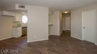 Photo #5: 2440915 Listing 