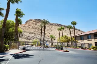 Photo #2: 2440934 Listing