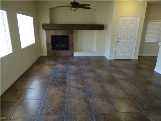 Photo #4: 2440978 Listing 