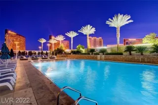 Photo #5: 2440984 Listing