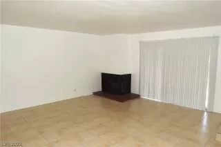 Photo #1: 2441011 Listing 