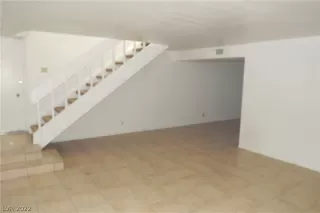 Photo #4: 2441011 Listing 