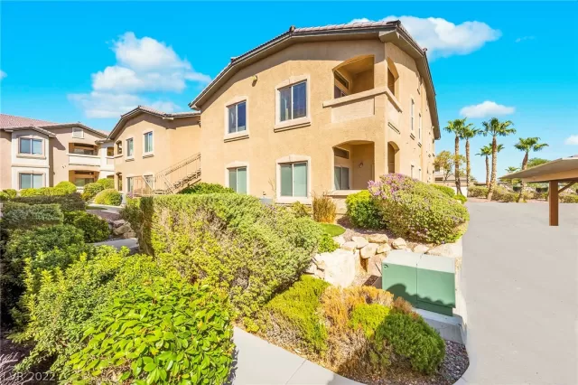 MLS: 2441027 Condo For Sale