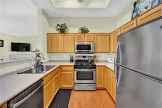 Photo #6: 2441027 Listing