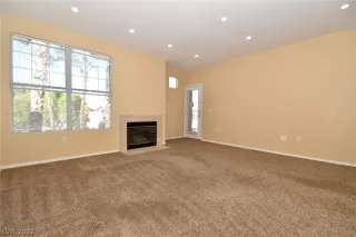 Photo #4: 2441030 Listing 