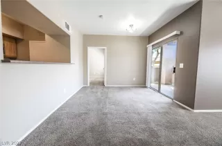 Photo #4: 2441052 Listing