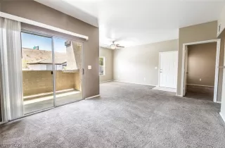 Photo #5: 2441052 Listing