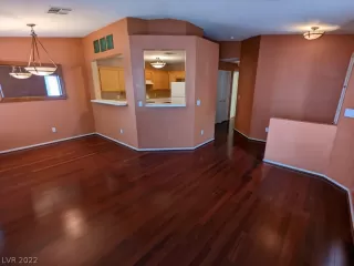 Photo #5: 2441059 Listing 