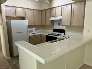 Photo #6: 2441079 Listing 