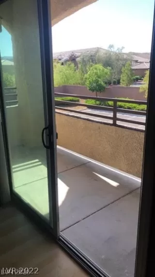 Photo #4: 2441082 Listing 