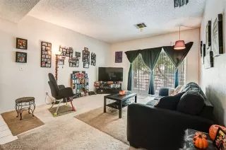 Photo #3: 2441089 Listing