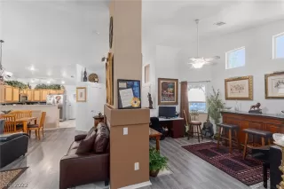 Photo #6: 2441109 Listing 