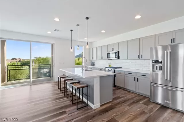 MLS: 2441172 Condo For Sale