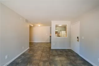 Photo #5: 2441204 Listing