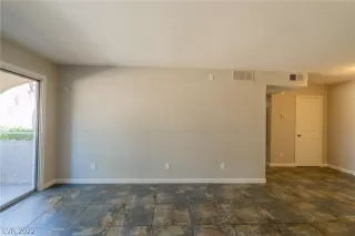 Photo #6: 2441204 Listing