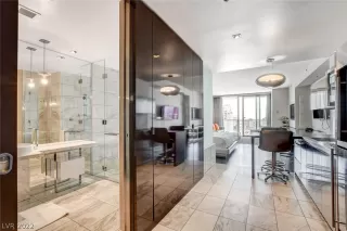 Photo #2: 2441206 Listing