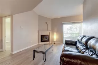 Photo #3: 2441255 Listing