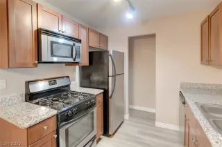 Photo #5: 2441255 Listing