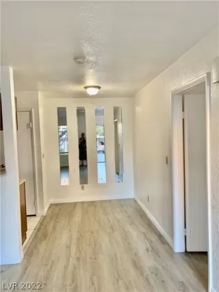 Photo #1: 2441266 Listing 