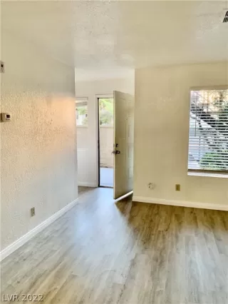 Photo #2: 2441266 Listing 