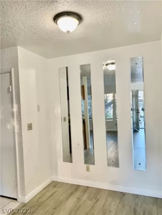 Photo #3: 2441266 Listing 