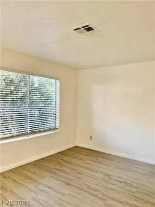 Photo #5: 2441266 Listing 