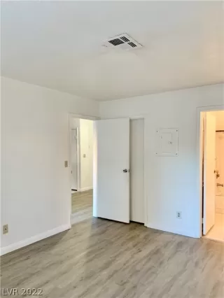 Photo #6: 2441266 Listing 