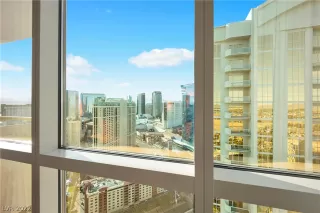 Photo #5: 2441292 Listing 