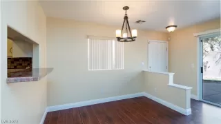 Photo #5: 2441318 Listing 