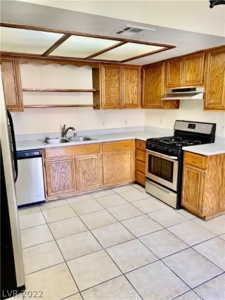 Photo #6: 2441394 Listing 