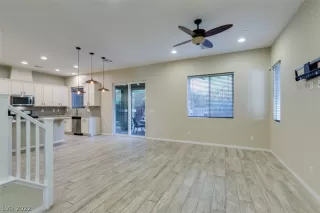 Photo #3: 2441402 Listing 