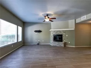 Photo #5: 2441477 Listing 